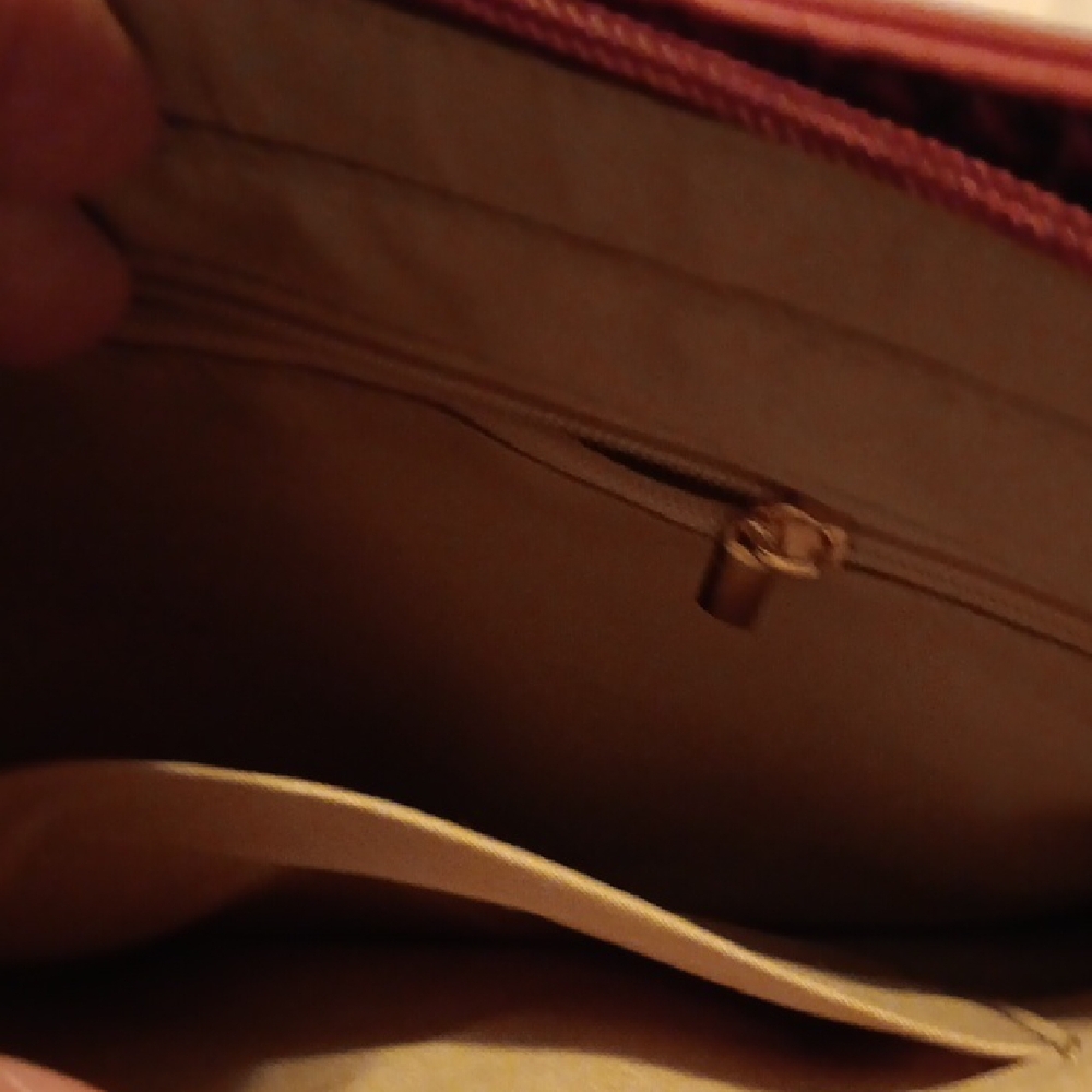 Elegant Multicolor Crocodile Pattern Crossbody Bag - image 2